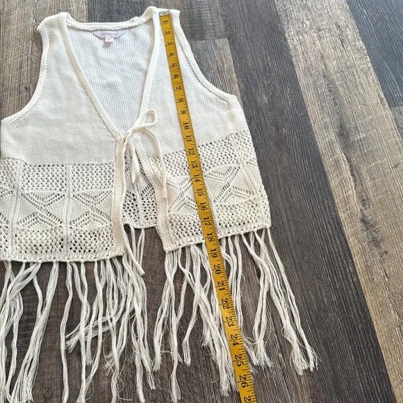 Boho White Western Style Crochet Fringe Knit Vest Junior’s Cream Size Small - Picture 8 of 10